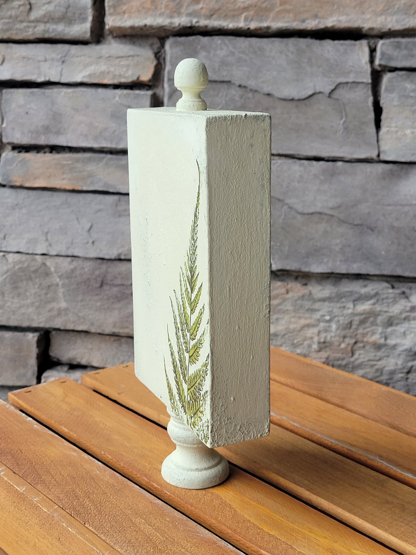 Botanical Fern Plaque on Pedestal Stand (Large)