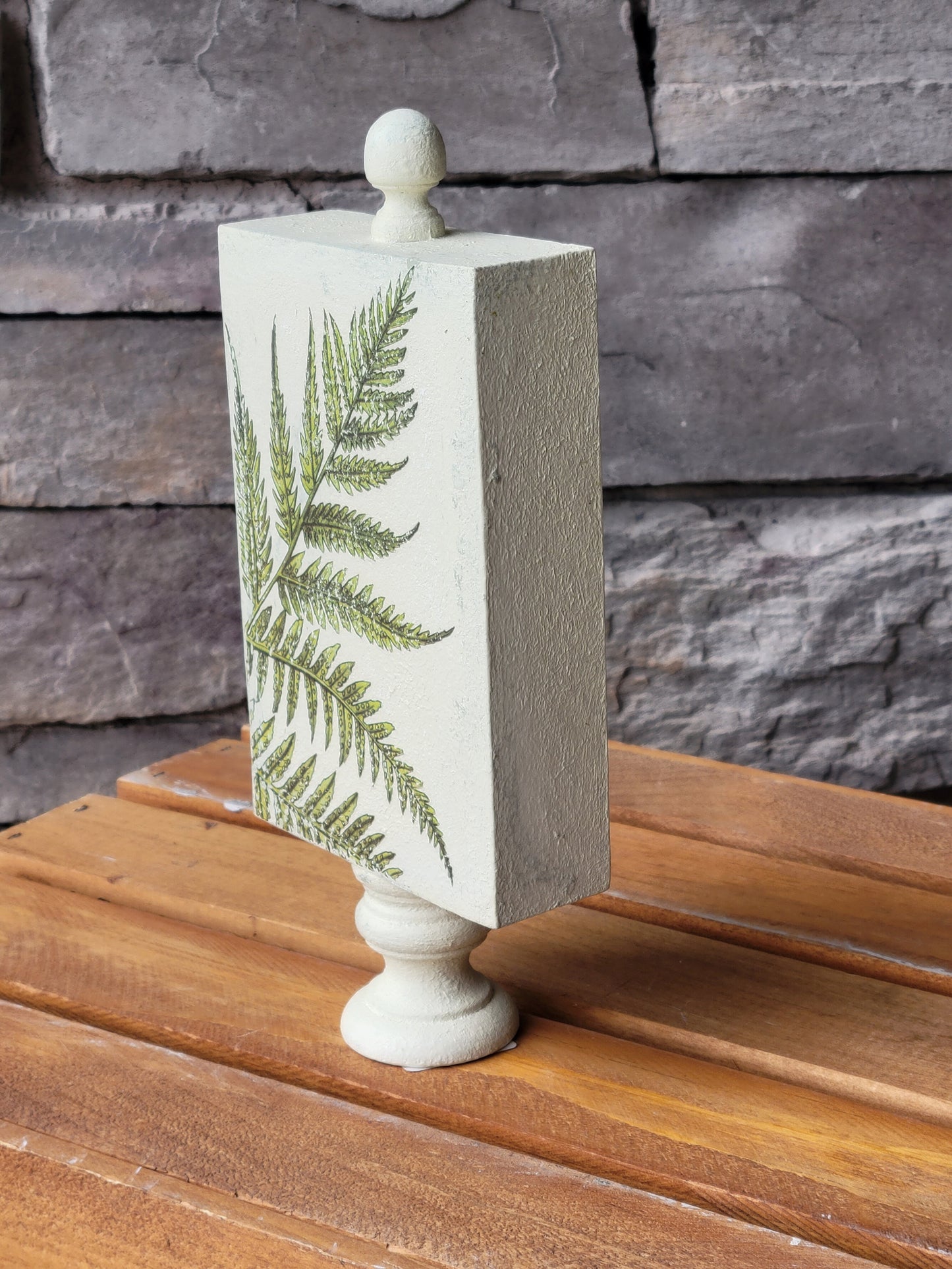 Botanical Fern Plaque on Pedestal Stand (Small)
