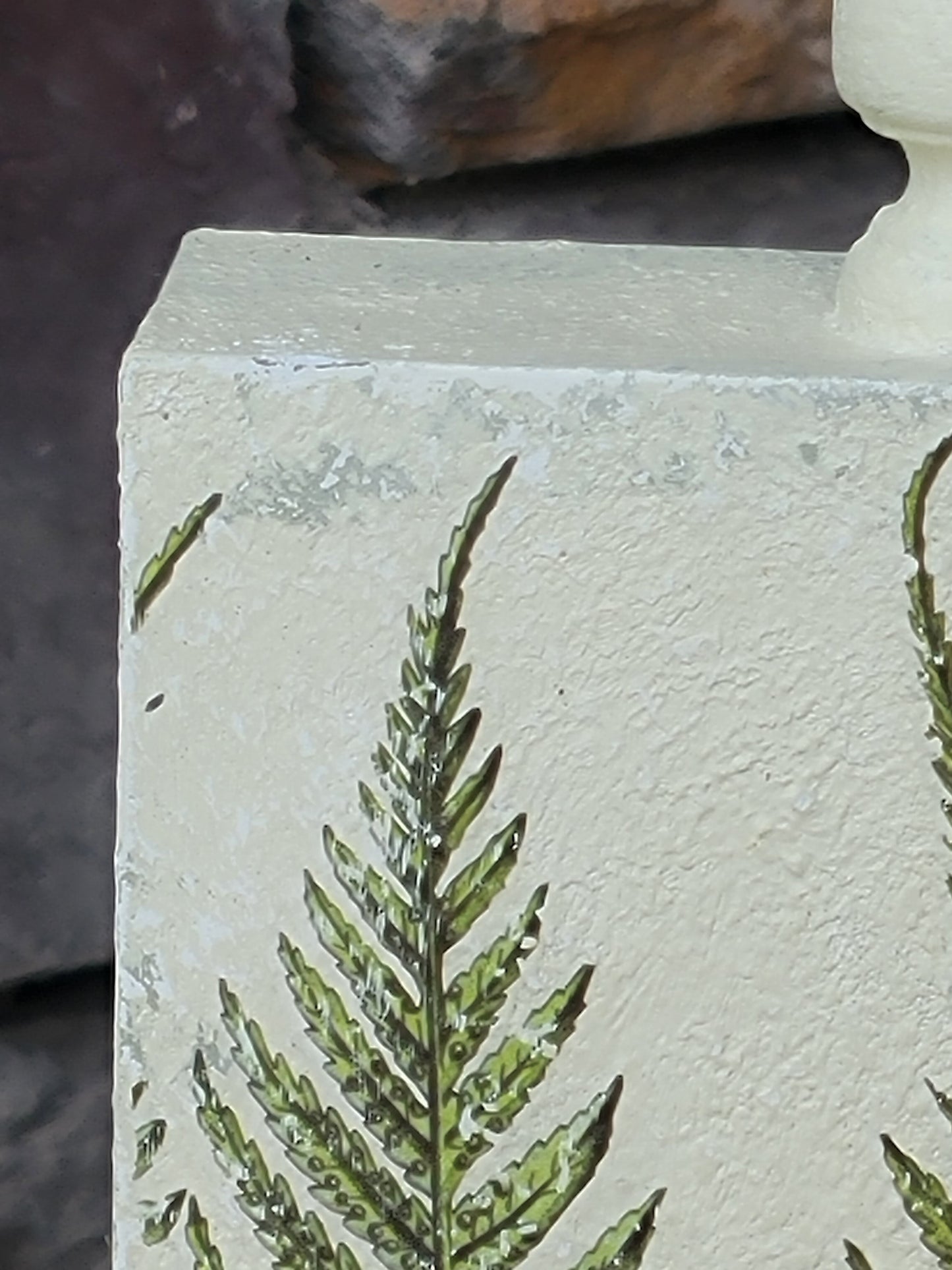 Botanical Fern Plaque on Pedestal Stand (Small)