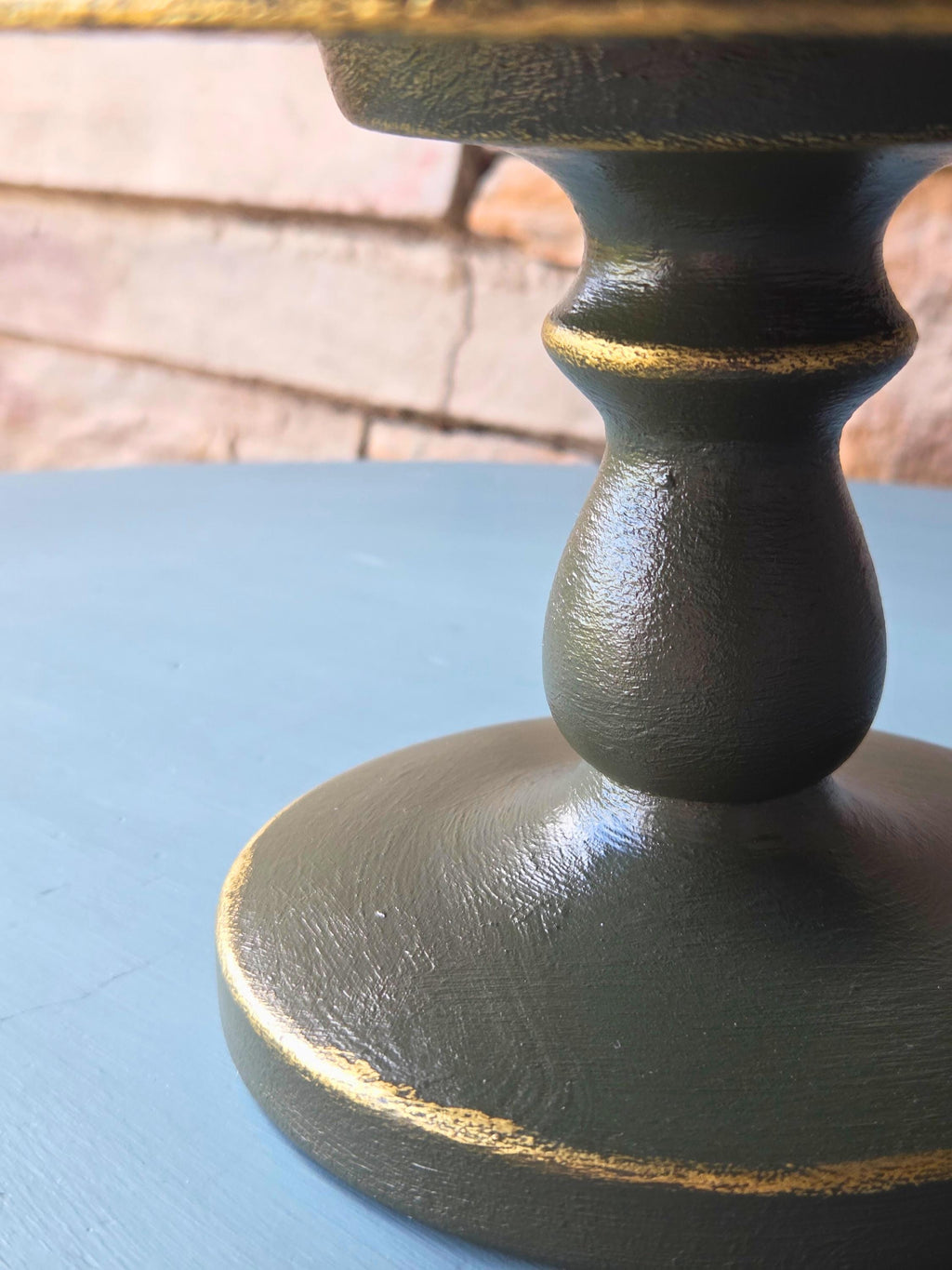 Distressed Deep Green Pedestal Tray: Gold Edge Decorative Display Stand, 10" Round Centerpiece