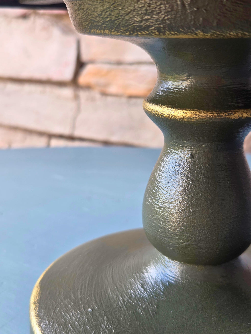 Distressed Deep Green Pedestal Tray: Gold Edge Decorative Display Stand, 10" Round Centerpiece