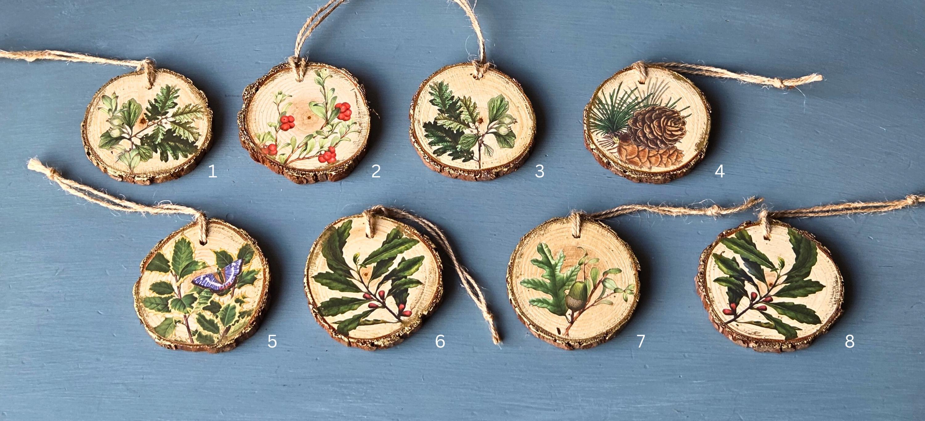 Nature-Inspired Botanical Wood Slice Ornament: Rustic Nature Decor