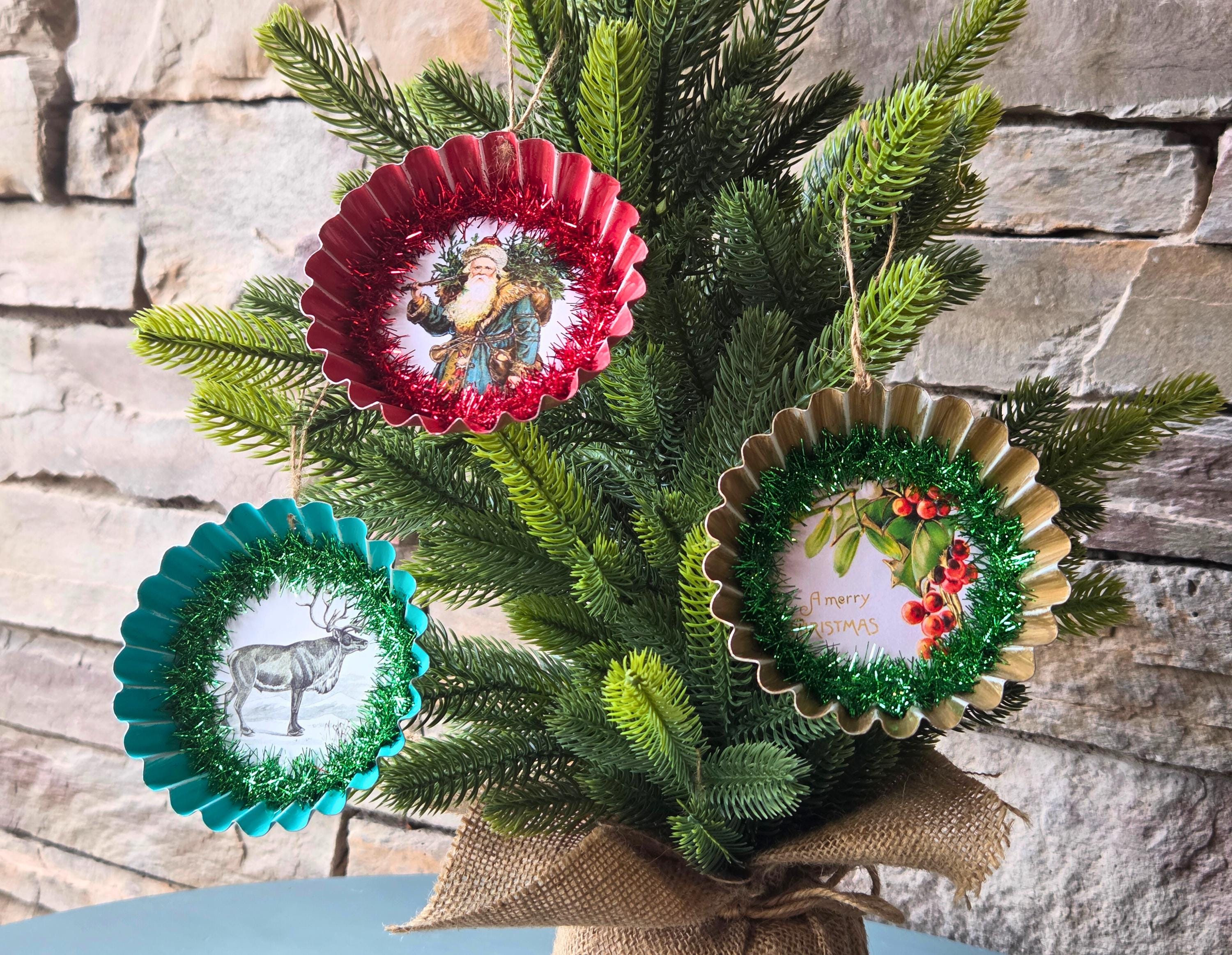 Vintage-Style Tart Tin Christmas Ornament – Nostalgic Holiday Decor & Collectible Gift