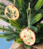 Nature-Inspired Botanical Wood Slice Ornament: Rustic Nature Decor
