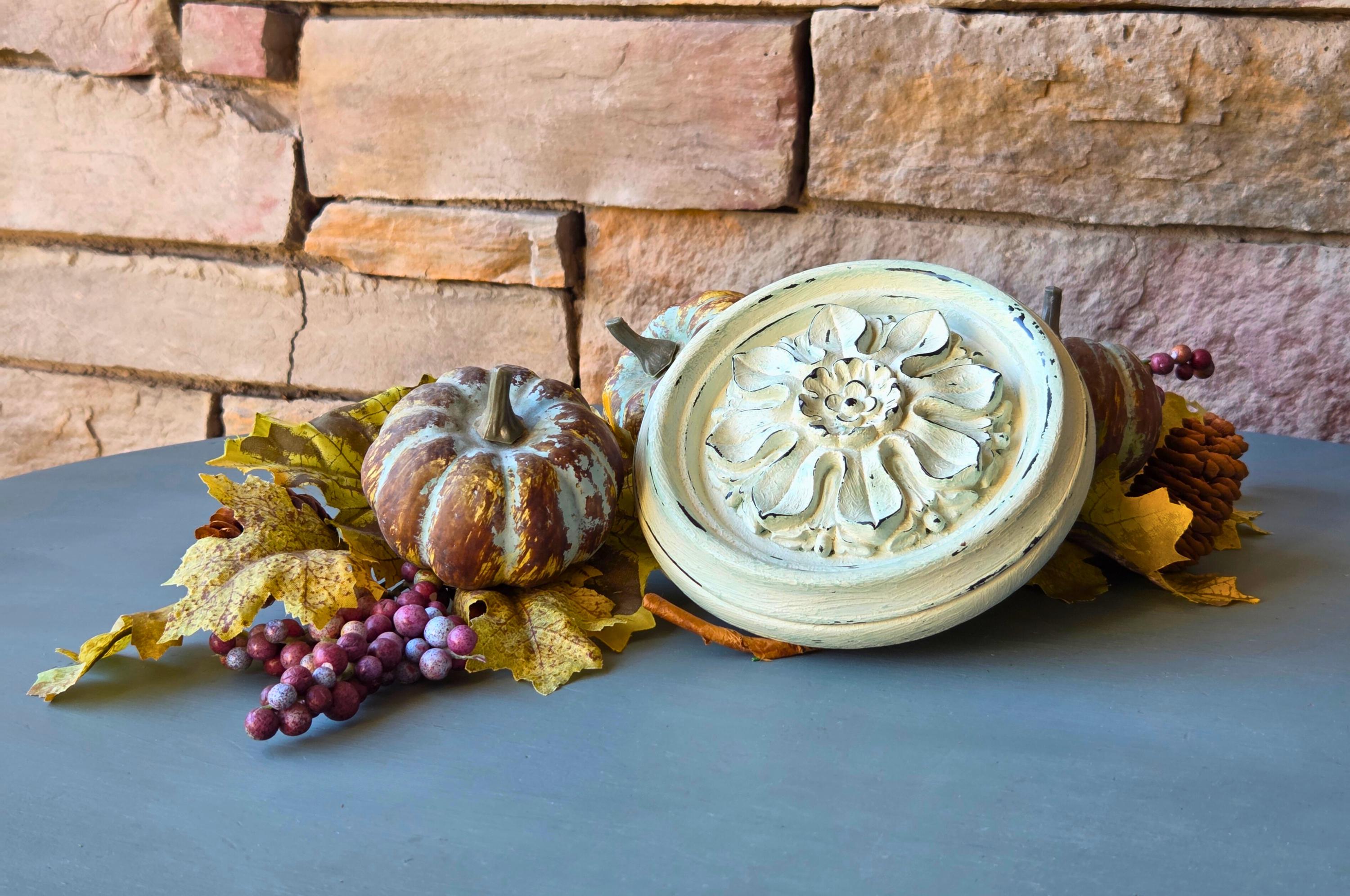 Resin Floral Medallions Set  Wall Ready Vintage Accents