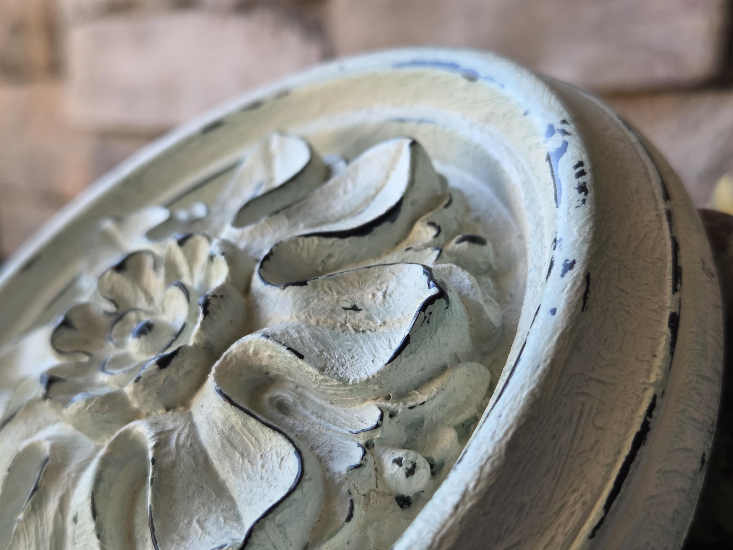 Resin Floral Medallions Set  Wall Ready Vintage Accents