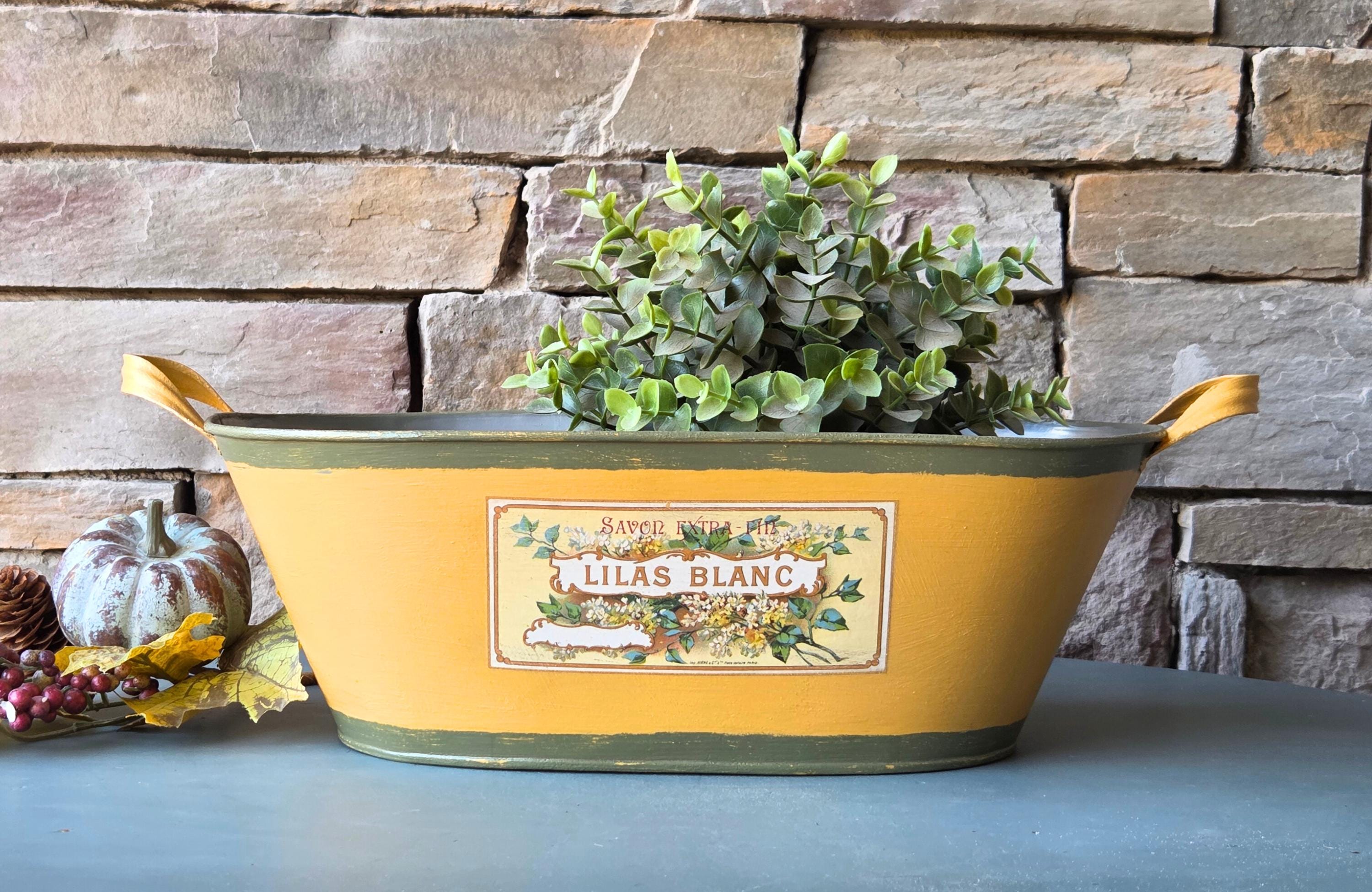 French Lilas Blanc Painted Metal Bucket  Vintage-Style Garden Decor with Handles