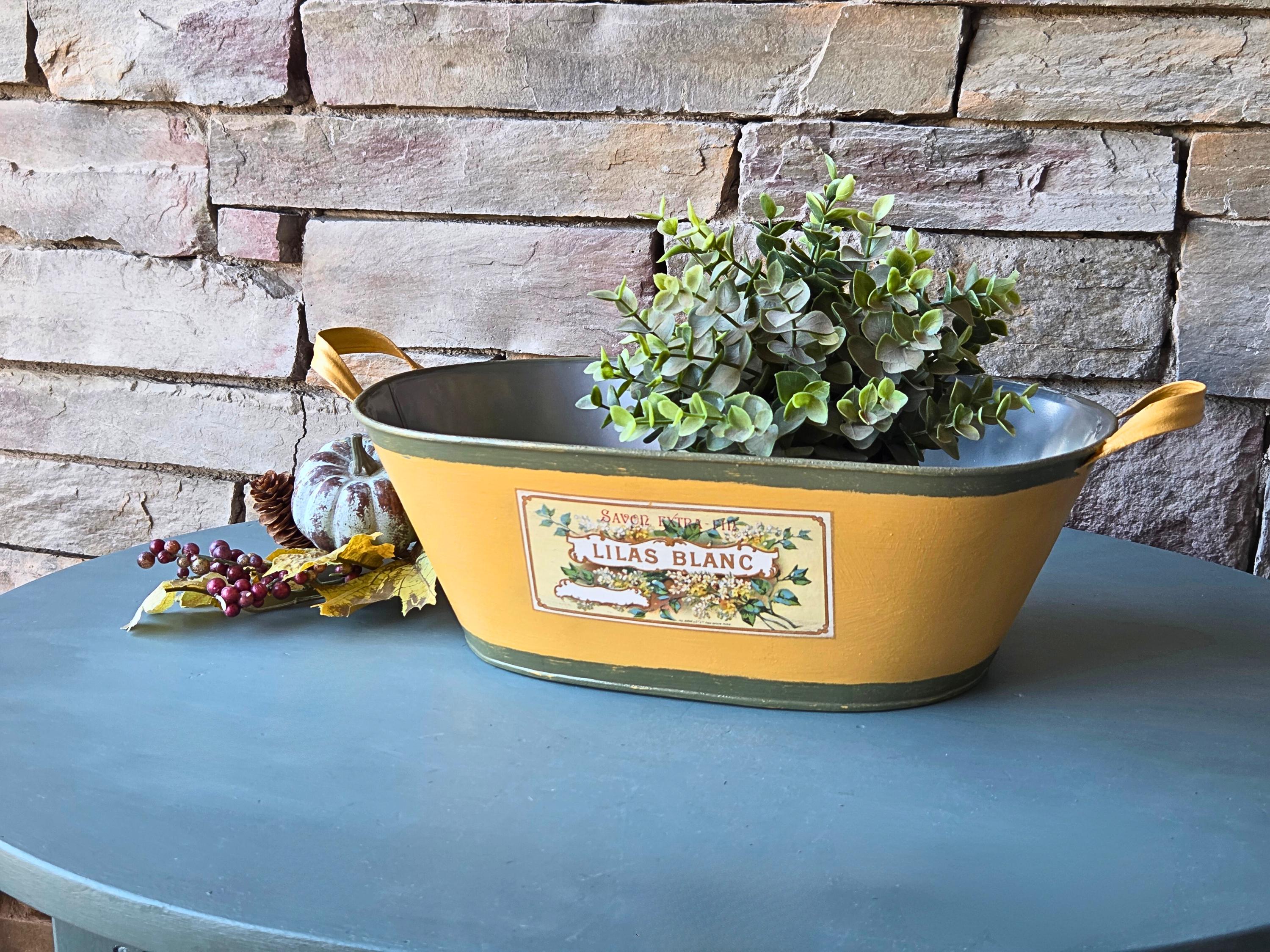 French Lilas Blanc Painted Metal Bucket  Vintage-Style Garden Decor with Handles