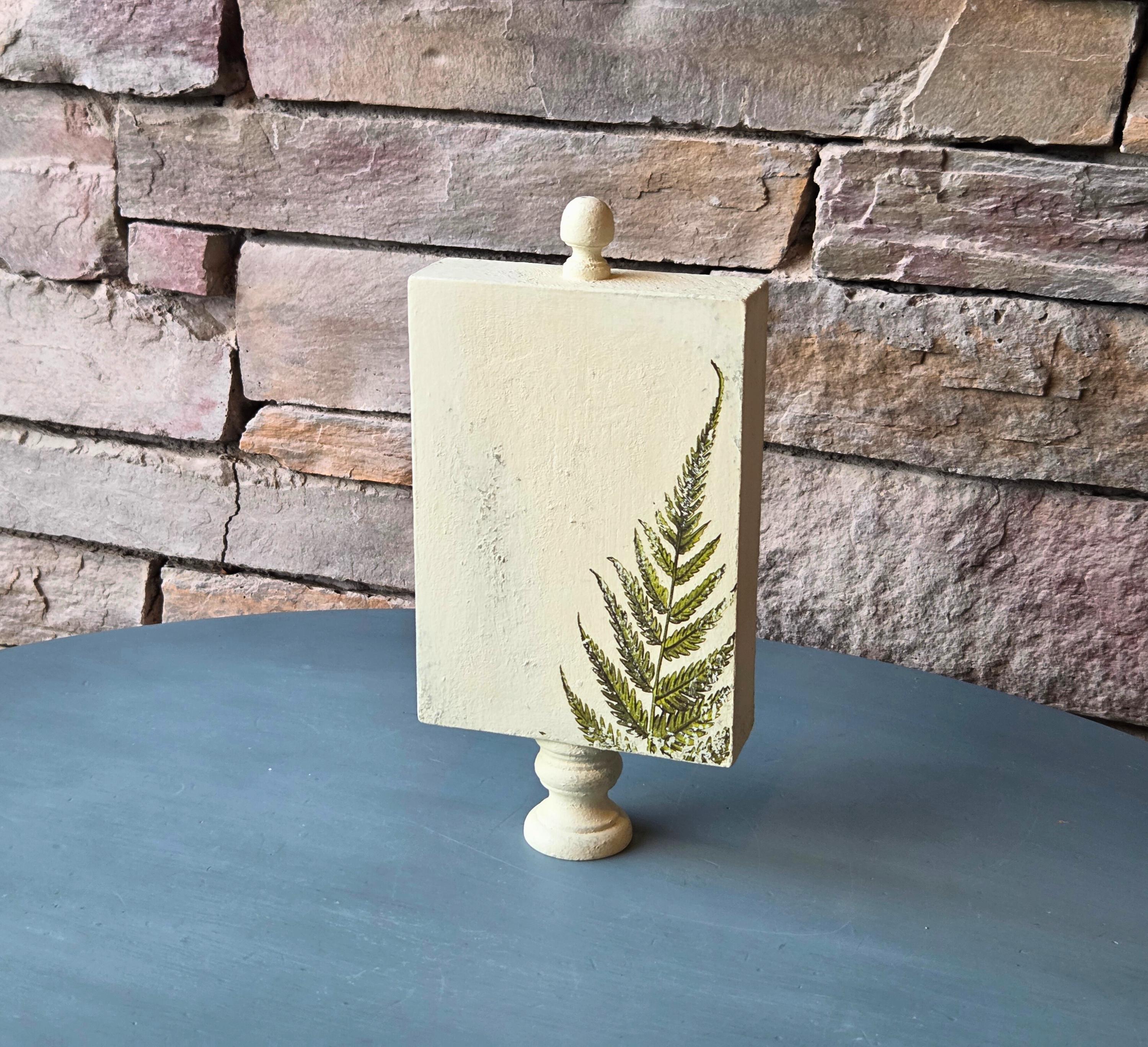 Vintage Botanical Fern Print - Nature-Inspired, Rustic Shelf Accent